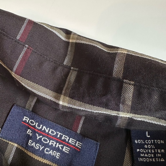 Roundtree & Yorke Mens L Button Up Shirt Brown Plaid Easy Care Cotton Blend - Picture 3 of 6